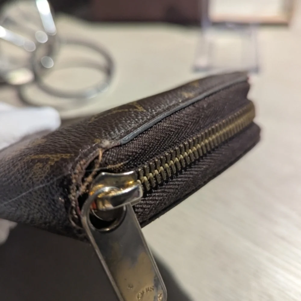 Louis Vuitton Monogram Zippy Wallet  With Red Interior And COA